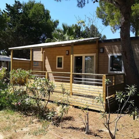 Bungalow 6 Personen - Mobilheim | Premium | 3 Zi. | 6 Pers. | Erhöhte Terrasse | 1 Bad | Klima.