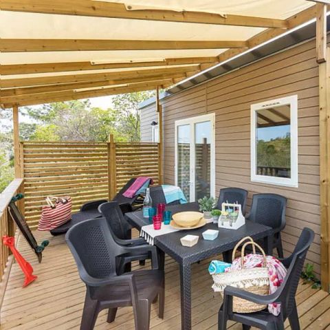 Bungalow 6 Personen - Mobilheim | Premium | 3 Zi. | 6 Pers. | Erhöhte Terrasse | 1 Bad | Klima.
