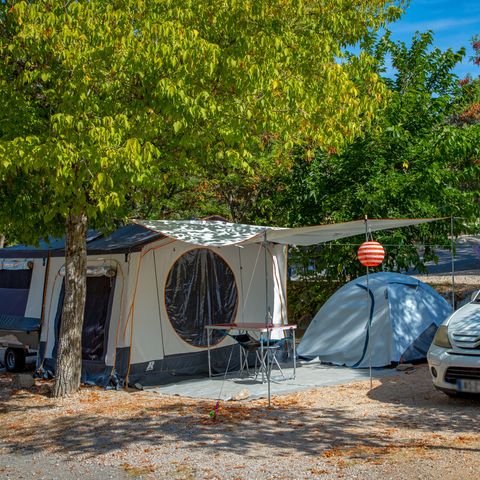 Stellplatz - Pauschale für Zelt, Wohnwagen oder Wohnmobil + Fahrzeug + Strom 10 Amp.