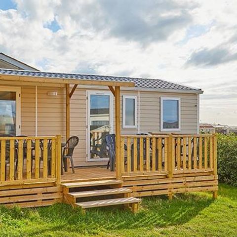 Mobilheim 6 Personen - Comfort | 2 Schlafzimmer | 6 Schlafplätze | Halbüberdachte Terrasse | 1 Bad | Klimaanlage