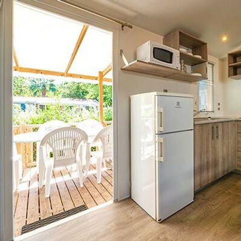 Mobilheim 6 Personen - Comfort | 2 Schlafzimmer | 6 Schlafplätze | Halbüberdachte Terrasse | 1 Bad | Klimaanlage