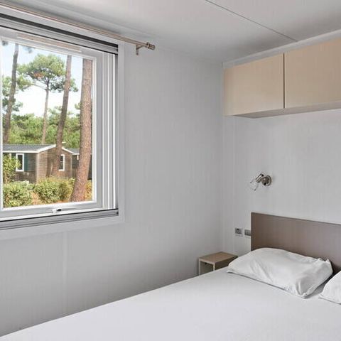 Mobilheim 6 Personen - Comfort | 3 Schlafzimmer | 6 Schlafplätze | Halbüberdachte Terrasse | 1 Badezimmer | Klimaanlage