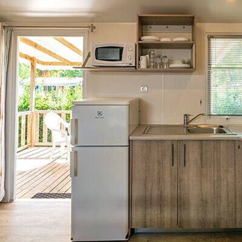 Mobilheim 6 Personen - Comfort | 3 Schlafzimmer | 6 Schlafplätze | Halbüberdachte Terrasse | 1 Badezimmer | Klimaanlage