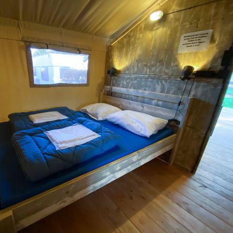 SafariZelt 4 Personen - einschließlich sanitärer Einrichtungen