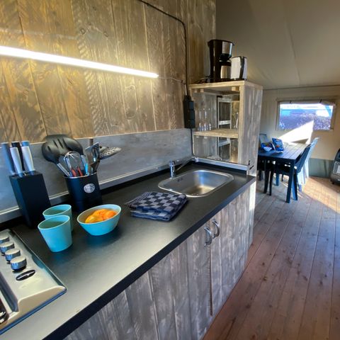 SafariZelt 4 Personen - einschließlich sanitärer Einrichtungen