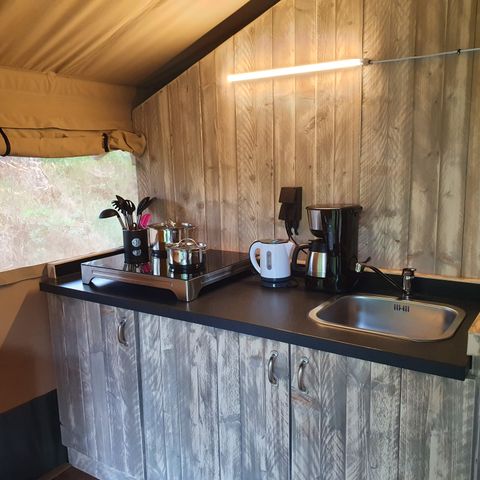 SafariZelt 4 Personen - einschließlich sanitärer Einrichtungen