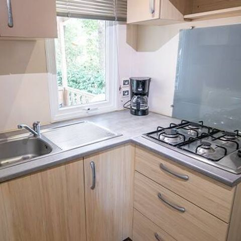 Bungalow 6 Personen - Mobilheim | Comfort | 3 Zi. | 6 Pers. | Erhöhte Terrasse | Clim.