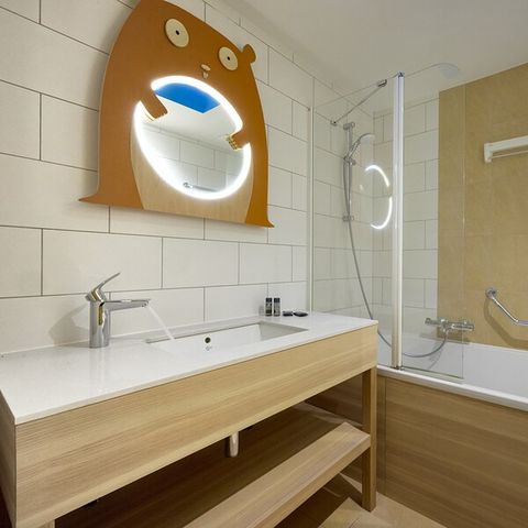 AUßERGEWÖHNLICHE UNTERKUNFT 6 Personen - Mini-Welt CH2744