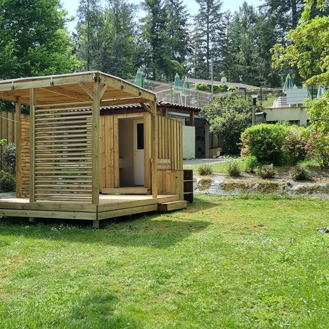 Stellplatz - Stellplatz Luxe Plus - Individuelle Sanitäranlagen + Terrasse