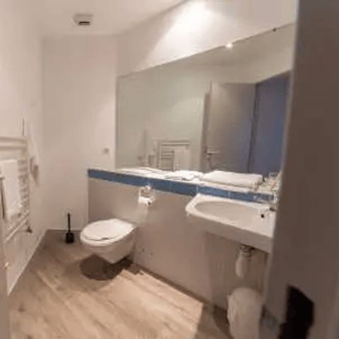LANDHAUS 2 Personen - 1 Zimmer - Empfang Babybett unmöglich 2 pers