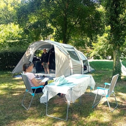 Stellplatz - Nackter Stellplatz für Zelt + 1 Fahrzeug