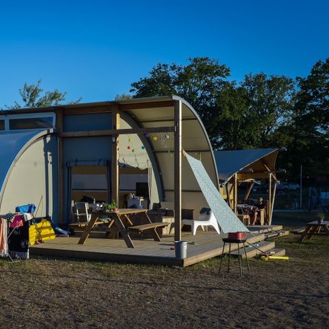 LODGE 5 Personen - Panorama mit privaten Sanitäranlagen