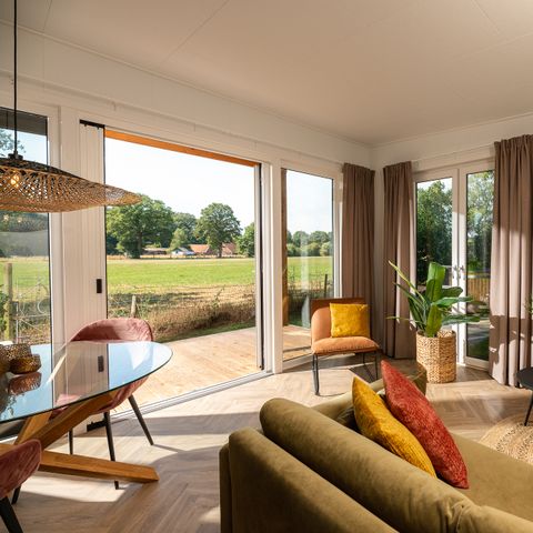 LODGE 4 Personen - Natur mit Whirlpool