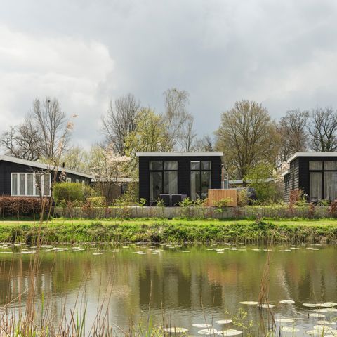 Bungalow 4 personen - River Cabin mit Whirlpool
