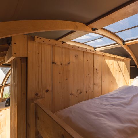 Zelt 4 personen - Riverdome mit privaten Sanitäranlagen und Whirlpool