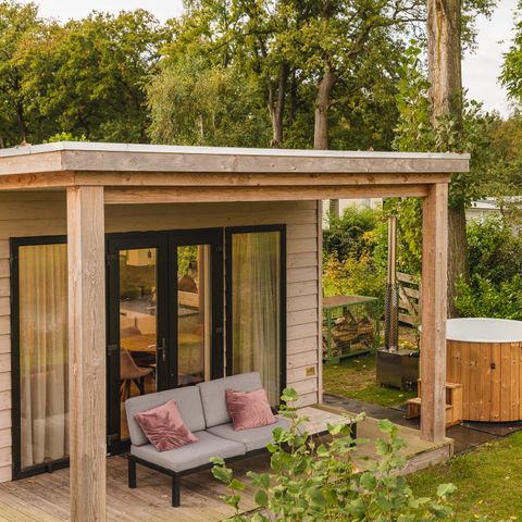 Lodge 4 personen - Lodge River mit Whirlpool