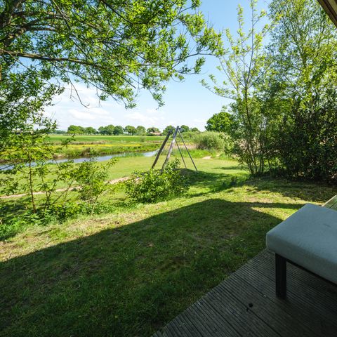 Bungalow 2 Personen - River Lodge 'Wellnesshuus' mit Sprudelbad, Sauna, Badewanne und Sonnendusche