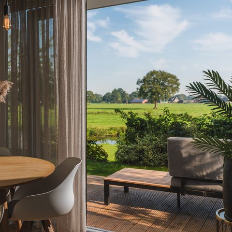 Bungalow 2 Personen - River Lodge 'Wellnesshuus' mit Sprudelbad, Sauna, Badewanne und Sonnendusche