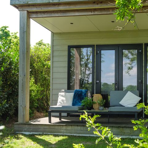 Bungalow 2 Personen - River Lodge 'Wellnesshuus' mit Sprudelbad, Sauna, Badewanne und Sonnendusche