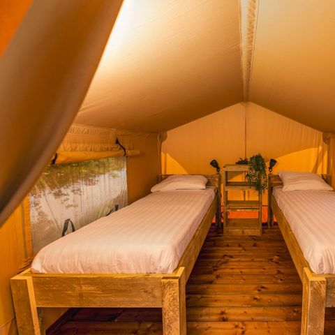 AUßERGEWÖHNLICHE UNTERKUNFT 6 Personen - Baumhauszelt mit Schaumbad