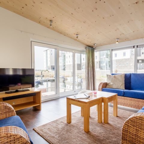 AUßERGEWÖHNLICHE UNTERKUNFT 6 Personen - Hausboot EH674