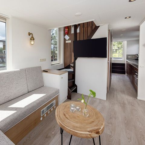 AUßERGEWÖHNLICHE UNTERKUNFT 4 Personen - Hausboot KV2140