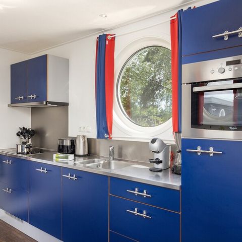 AUßERGEWÖHNLICHE UNTERKUNFT 4 Personen - Hausboot KV2141