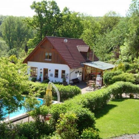 Bungalow 3 personen - Gemütliche Wohnung mit Ofen, im grünen Bruchttal gelegen