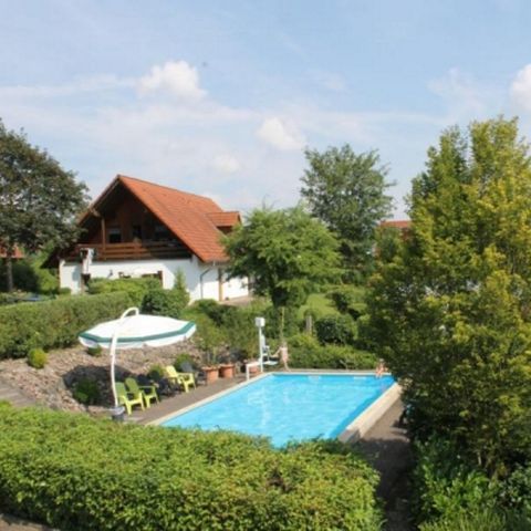 Bungalow 4 personen - Wohnung im Erdgeschoss im grünen Bruchttal gelegen