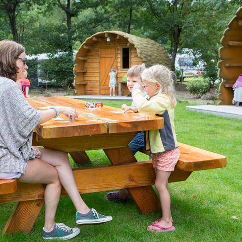 Bungalow 4 Personen - 2+2 (bis 12 J.) Kofferraum