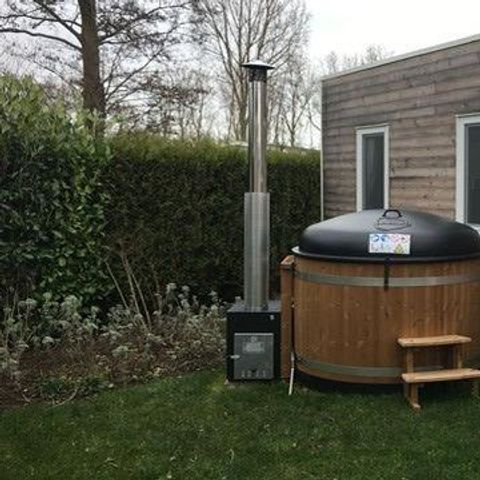 Tiny house 4 personen - Winziges Haus 2+2 Hottub