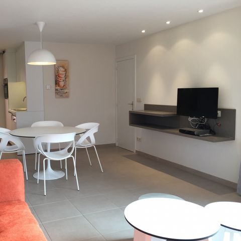 Bungalow 4 Personen - 2 UHR MORGENS