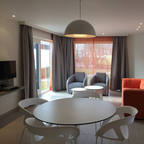 Bungalow 4 Personen - 2 UHR MORGENS