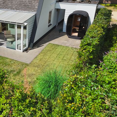 Bungalow 4 Personen - Hügel mit Whirlpool und Sauna