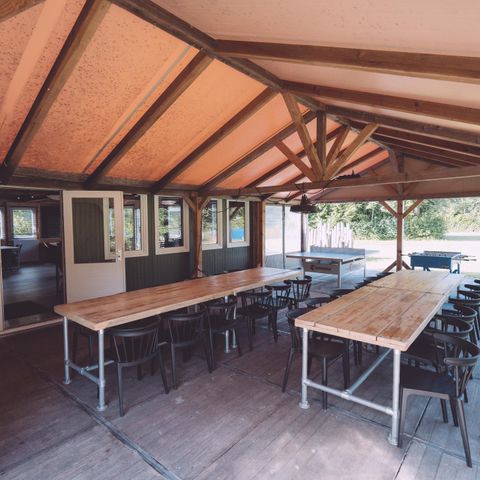 AUßERGEWÖHNLICHE UNTERKUNFT 24 Personen - Gruppenraum das Strandhuis + 6 Tiny Houses (24 Personen)