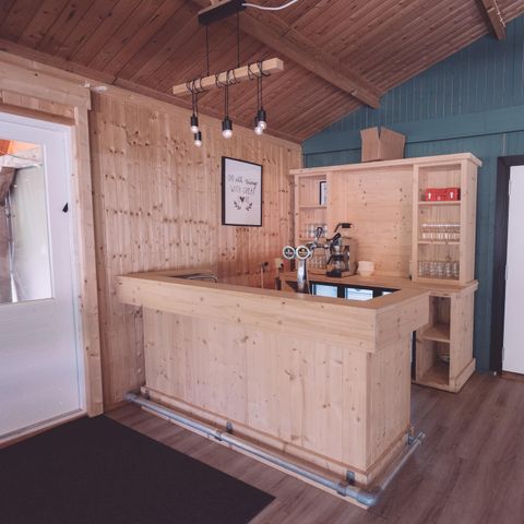 AUßERGEWÖHNLICHE UNTERKUNFT 24 Personen - Gruppenraum das Strandhuis + 6 Tiny Houses (24 Personen)
