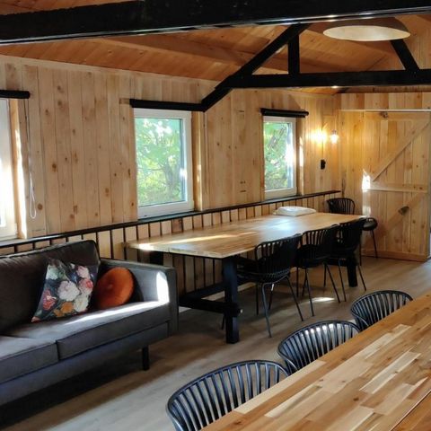 FERIENHAUS 18 Personen - Gruppenunterkunft Large Log Cabin + 3 Fischerhütten (18 Personen)