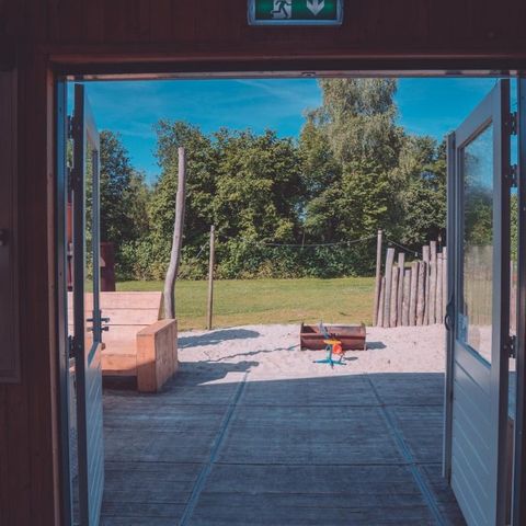 FERIENHAUS 24 Personen - Gruppenunterkunft Strandhuis + 4 Ferienhäuser (24 Personen)