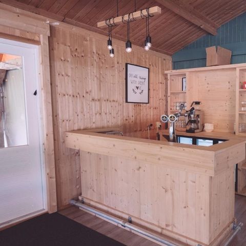 FERIENHAUS 24 Personen - Gruppenunterkunft Strandhuis + 4 Ferienhäuser (24 Personen)