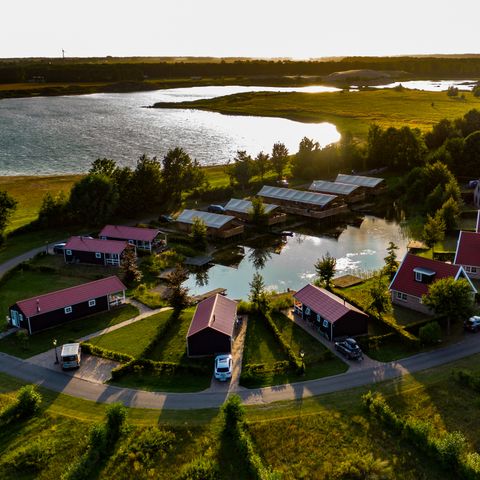FERIENHAUS 24 Personen - Gruppenunterkunft Strandhuis + 4 Ferienhäuser (24 Personen)