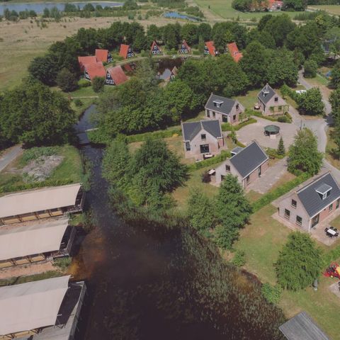 FERIENHAUS 24 Personen - Gruppenunterkunft Strandhuis + 4 Ferienhäuser (24 Personen)