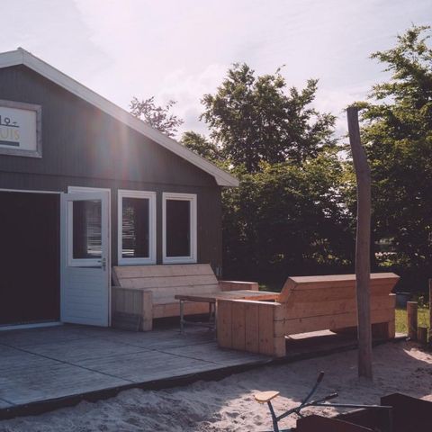 FERIENHAUS 24 Personen - Gruppenunterkunft Strandhuis + 4 Ferienhäuser (24 Personen)