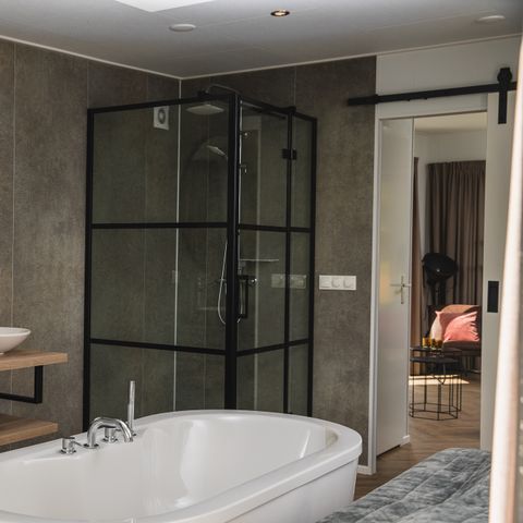 Lodge 2 personen - Panorama Wellness Lodge | Whirlpool, Sauna und Badewanne