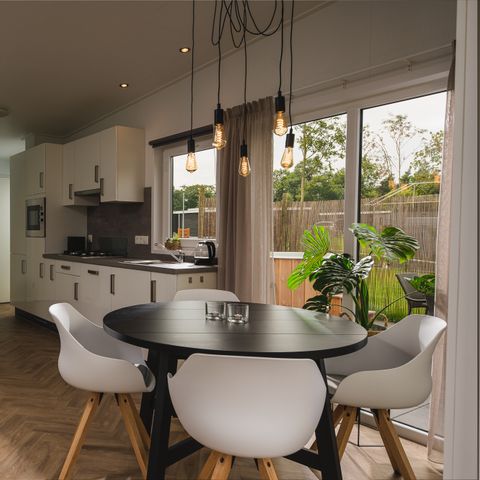 LODGE 4 Personen - Panorama mit Whirlpool