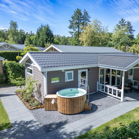 LODGE 4 Personen - Wellness Cottage mit privatem Whirlpool und Sauna