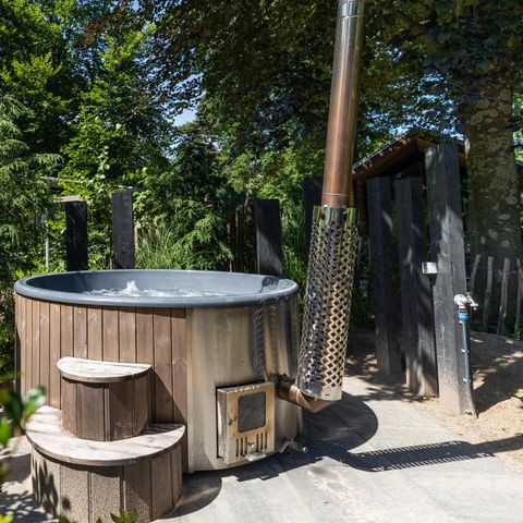 Bungalow 4 Personen - Tiny Lodge Eco mit Whirlpool und Sauna