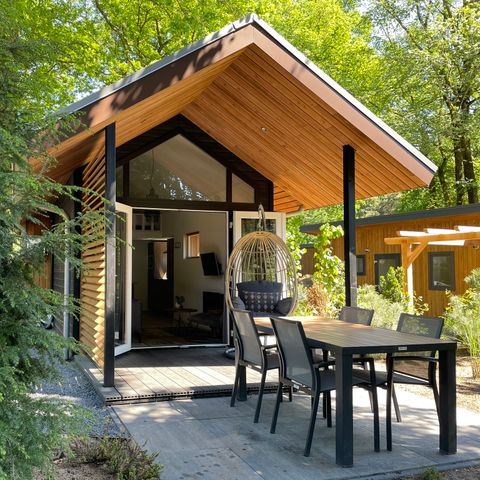 Bungalow 4 Personen - Tiny Lodge Eco mit Whirlpool und Sauna