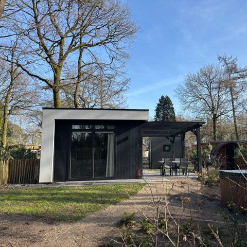 Bungalow 4 Personen - Nature Lodge Eco mit Whirlpool und Sauna