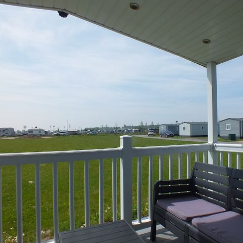 Mobilheim 4 Personen - mit Terrasse nicht direkt am Wasser