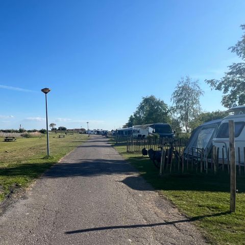 Stellplatz - Komfort am Wasser
